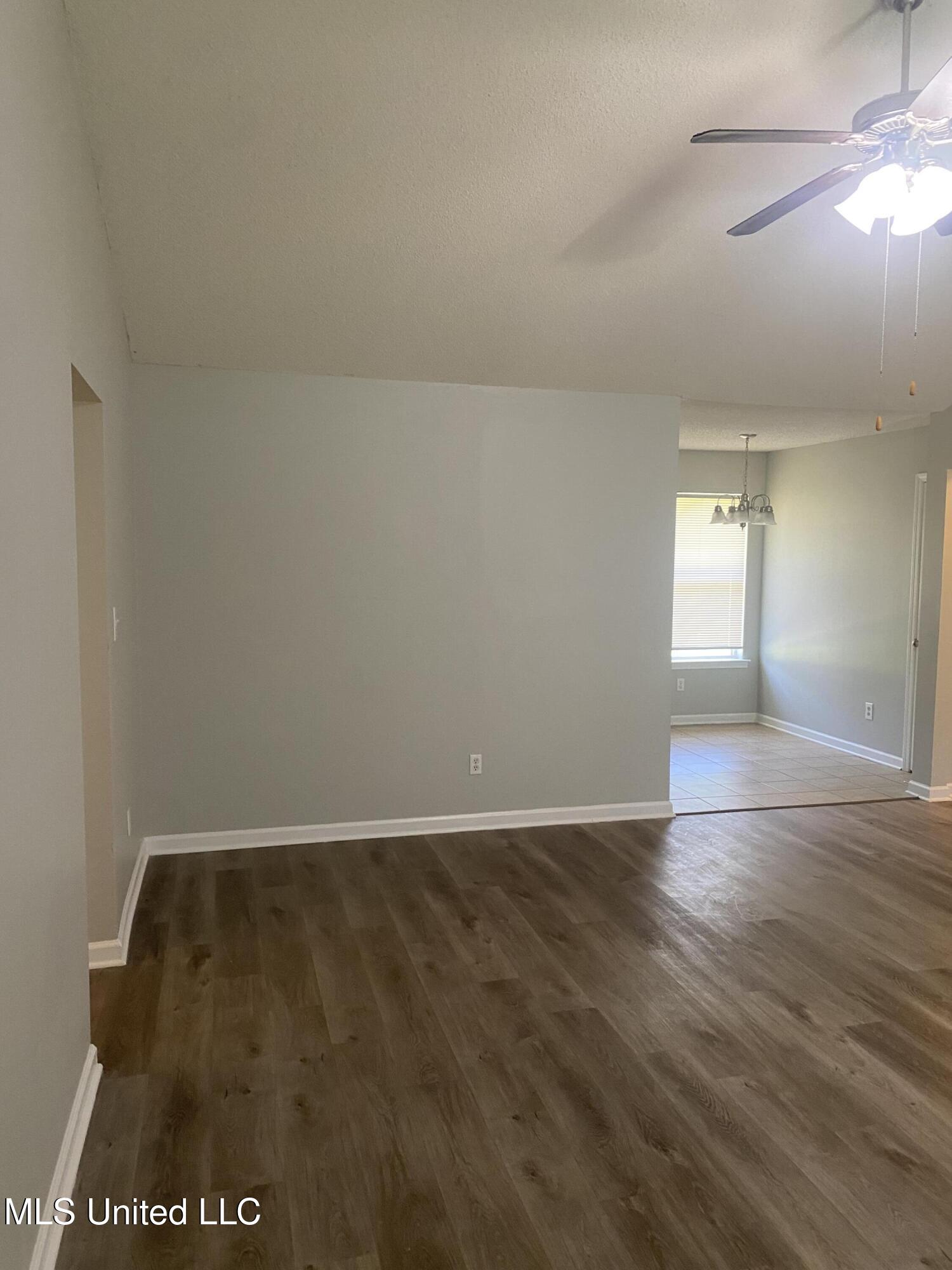 1774 Dorchester Drive, Southaven, Mississippi image 3