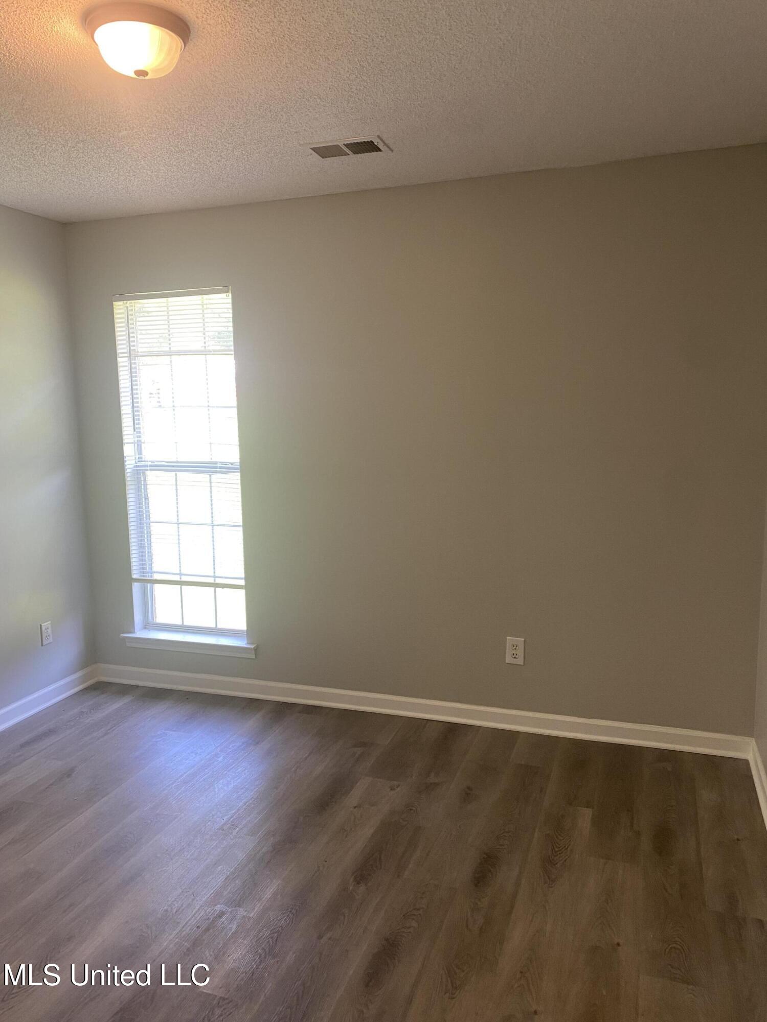 1774 Dorchester Drive, Southaven, Mississippi image 13