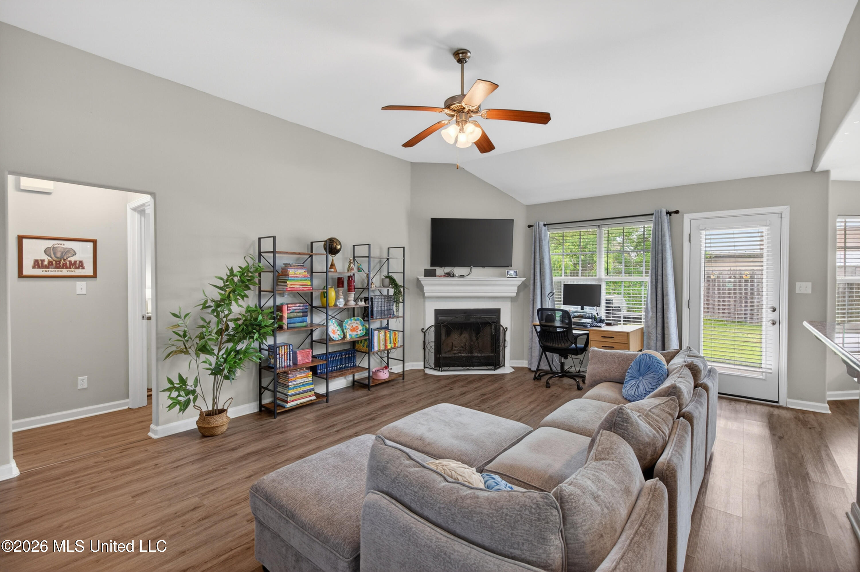 2212 Paula Circle - Photo 4