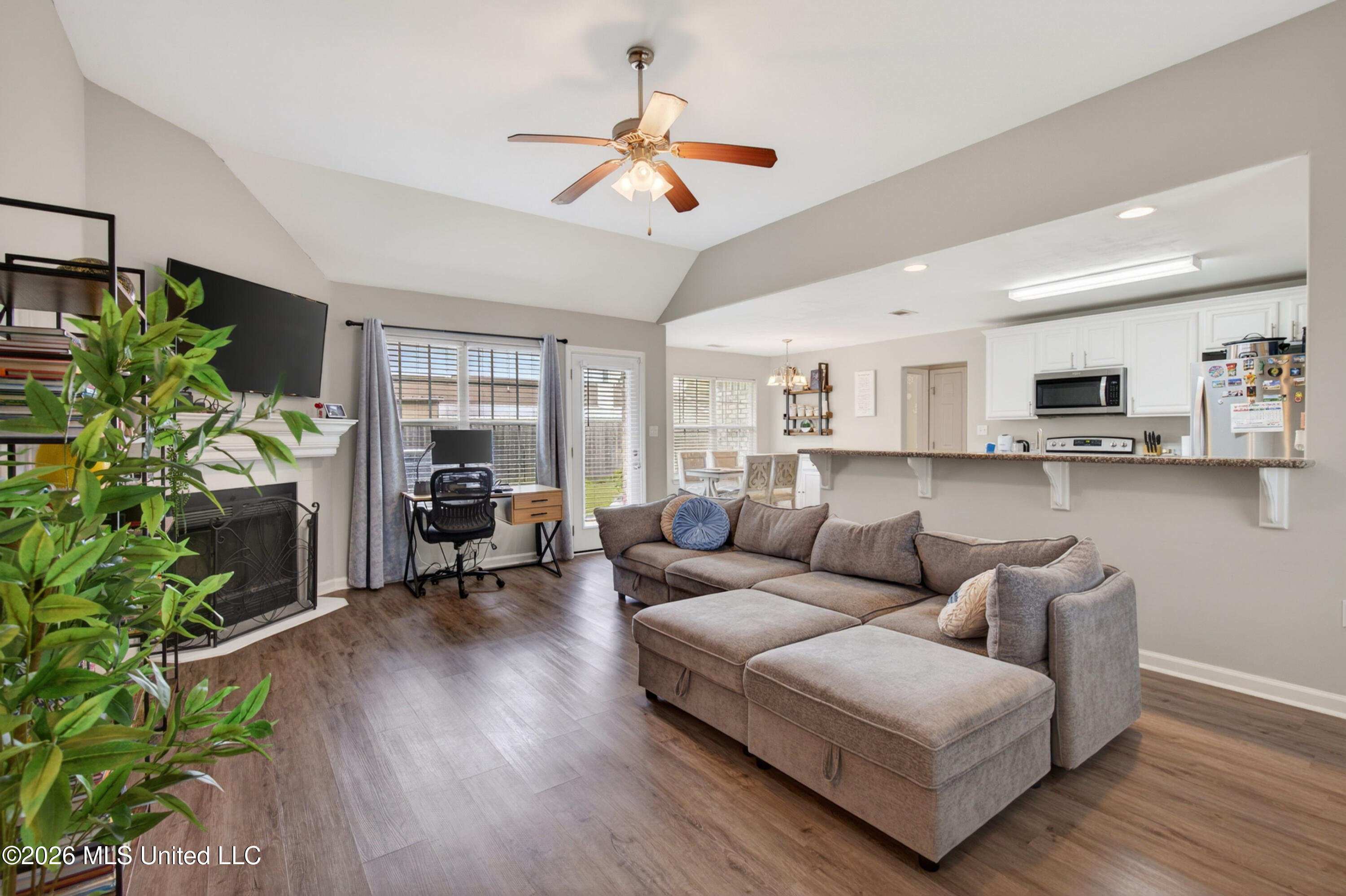 2212 Paula Circle - Photo 3