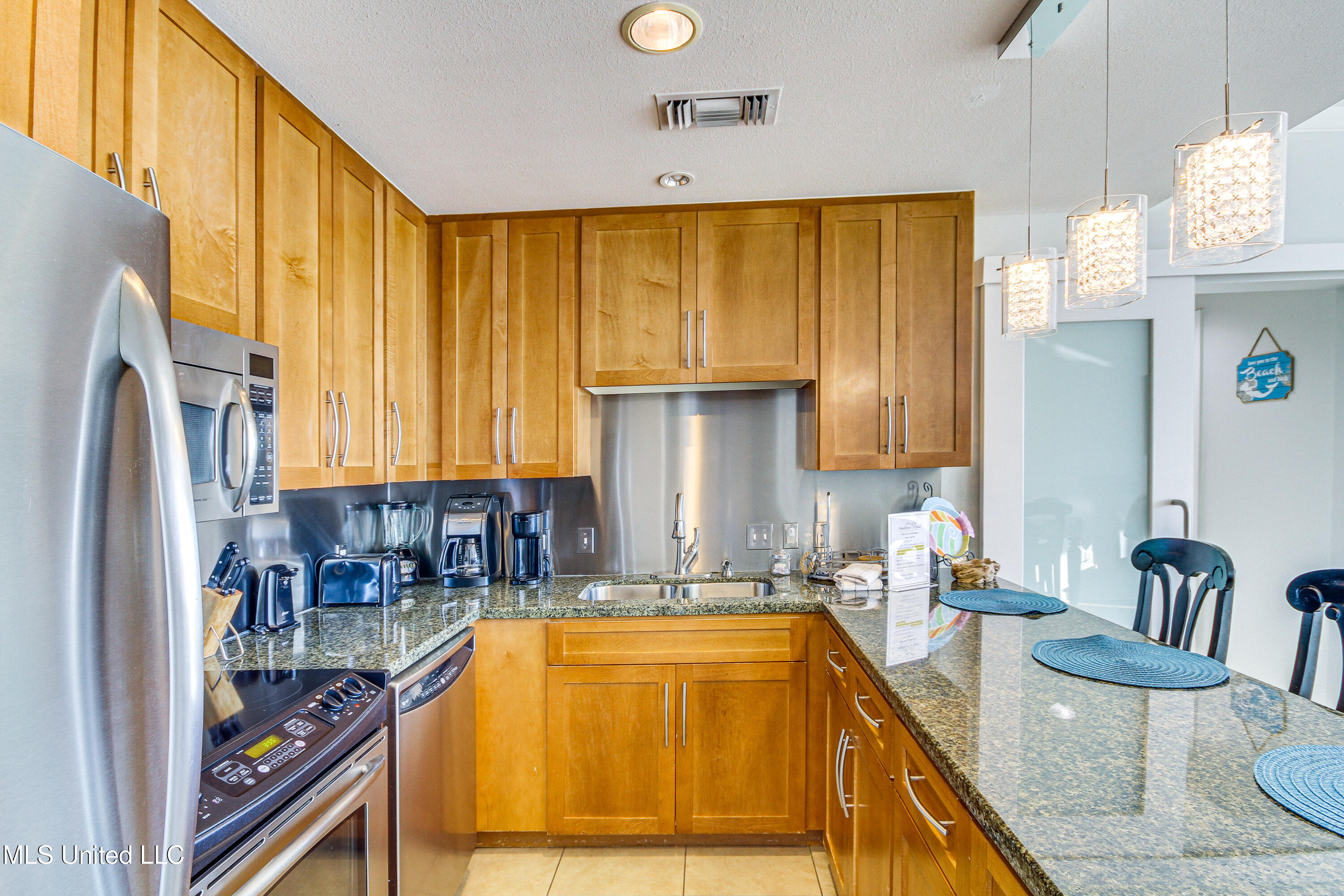 2060 Beach Boulevard #302, Biloxi, Mississippi image 14