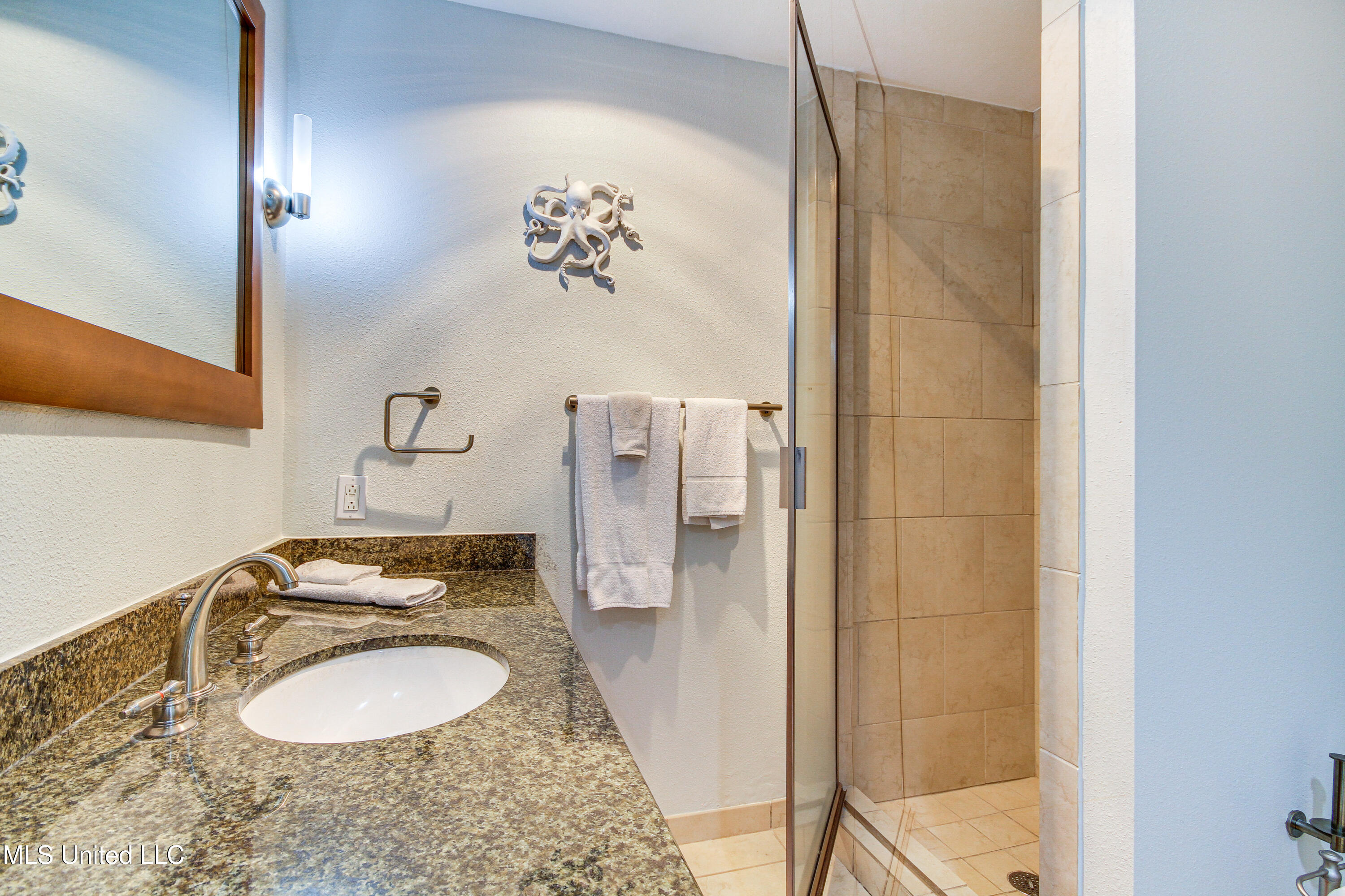 2060 Beach Boulevard #302, Biloxi, Mississippi image 22