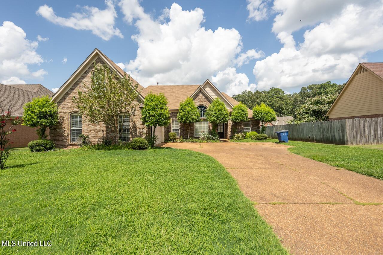 10774 Lexington Drive, Olive Branch, Mississippi image 1