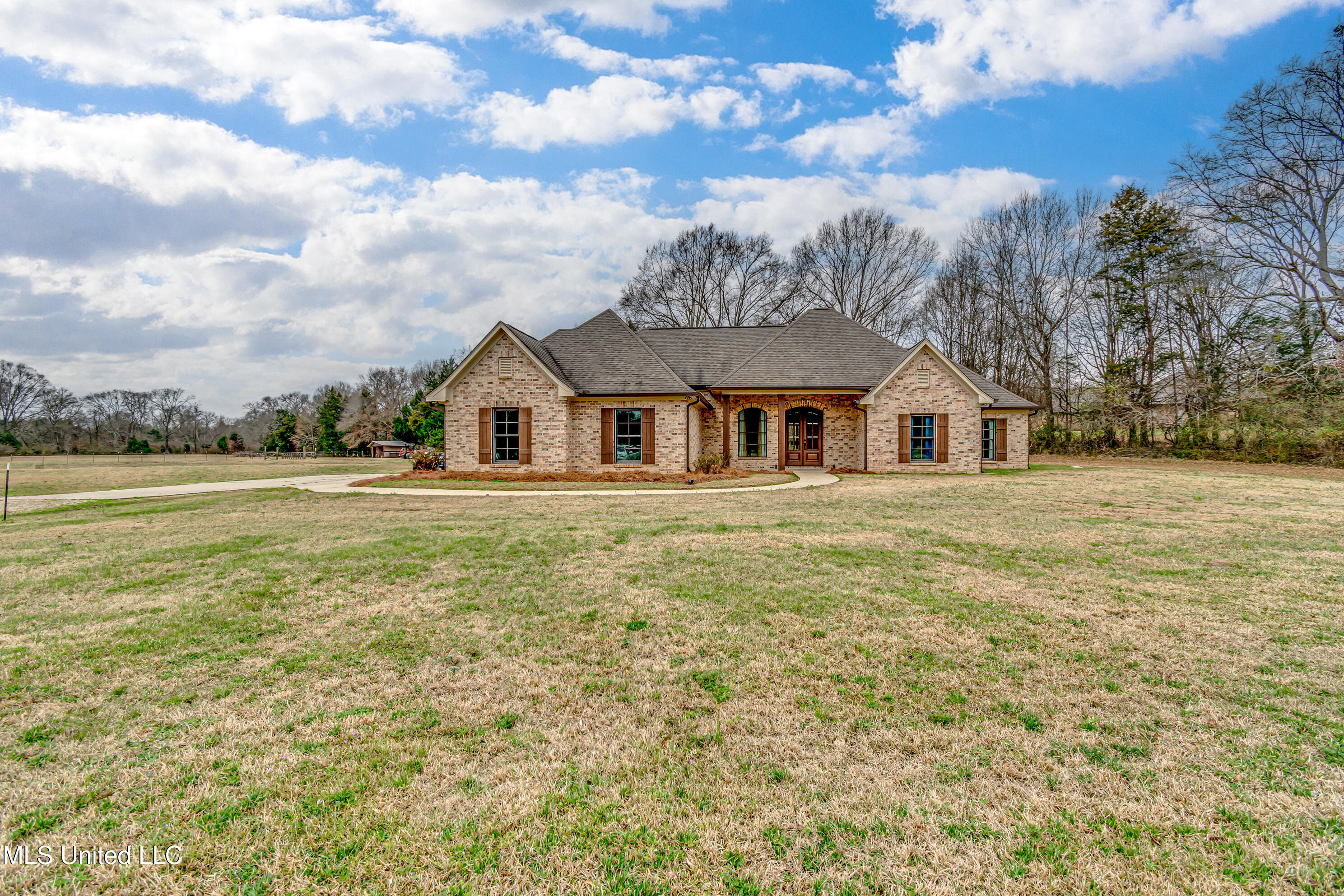1081 Livingston Vernon Road, Flora, Mississippi image 5