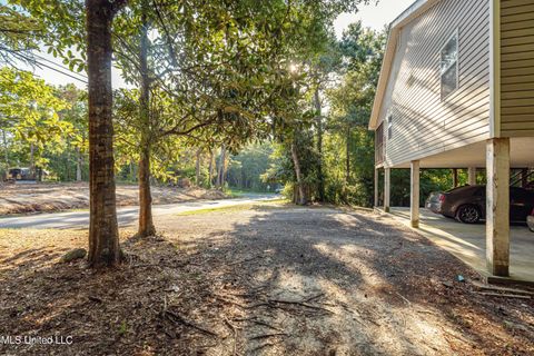 Single Family Residence in Ocean Springs MS 9009 Old Walnut Road 36.jpg