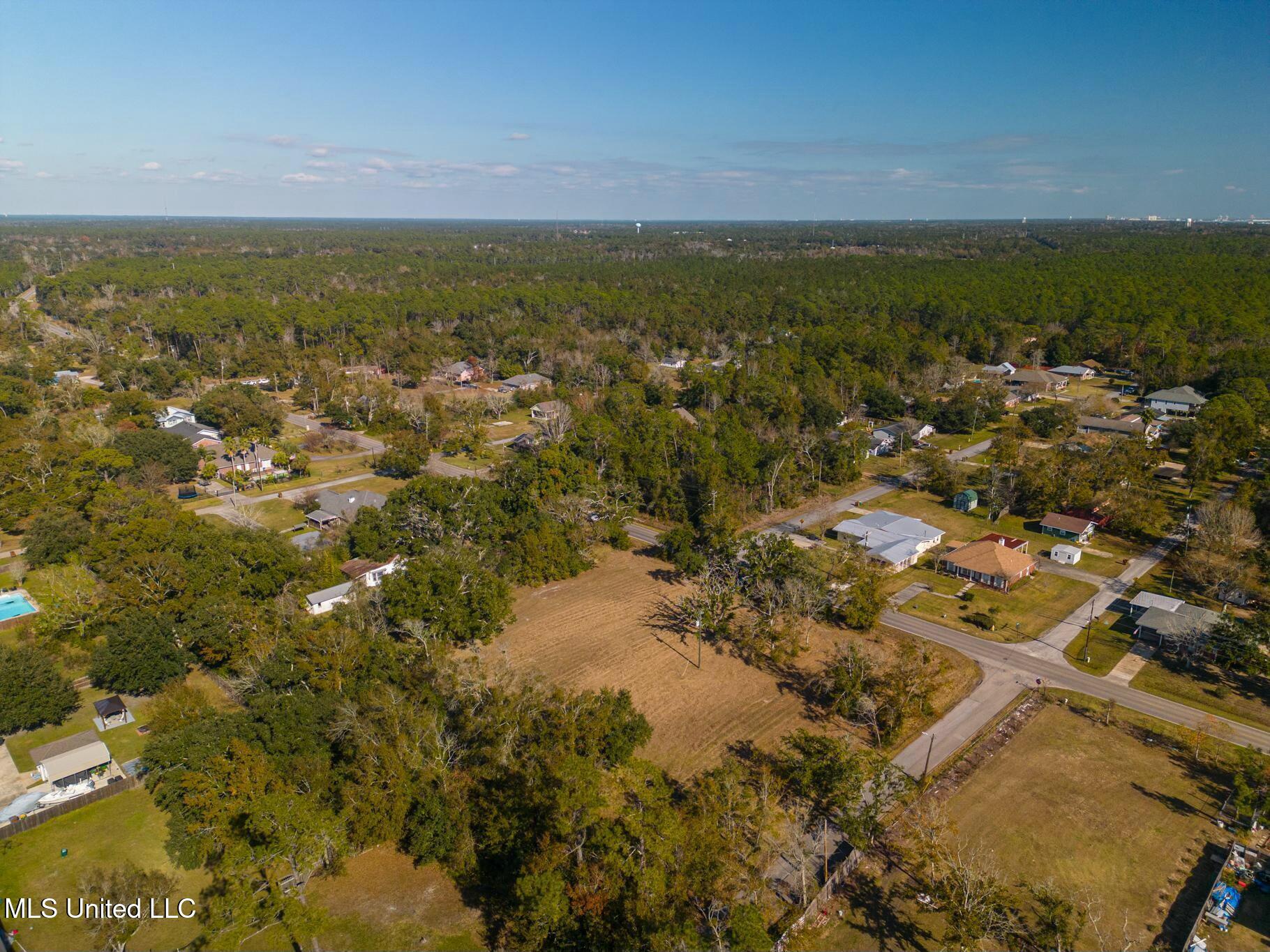 333 Menge Avenue, Pass Christian, Mississippi image 8