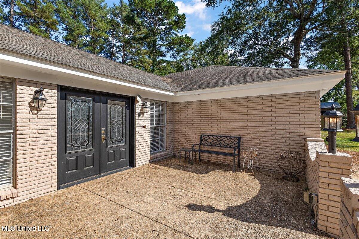 125 Lakeview Drive, Canton, Mississippi image 2