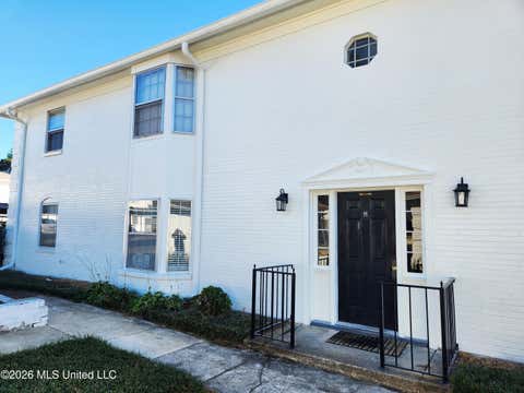 Condo For Sale - 5025 Wayneland Drive<br/> Jackson, MS 39211