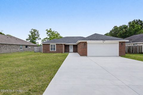Homes For Sale - 3304 N 8th Street<br/> Ocean Springs, MS 39564