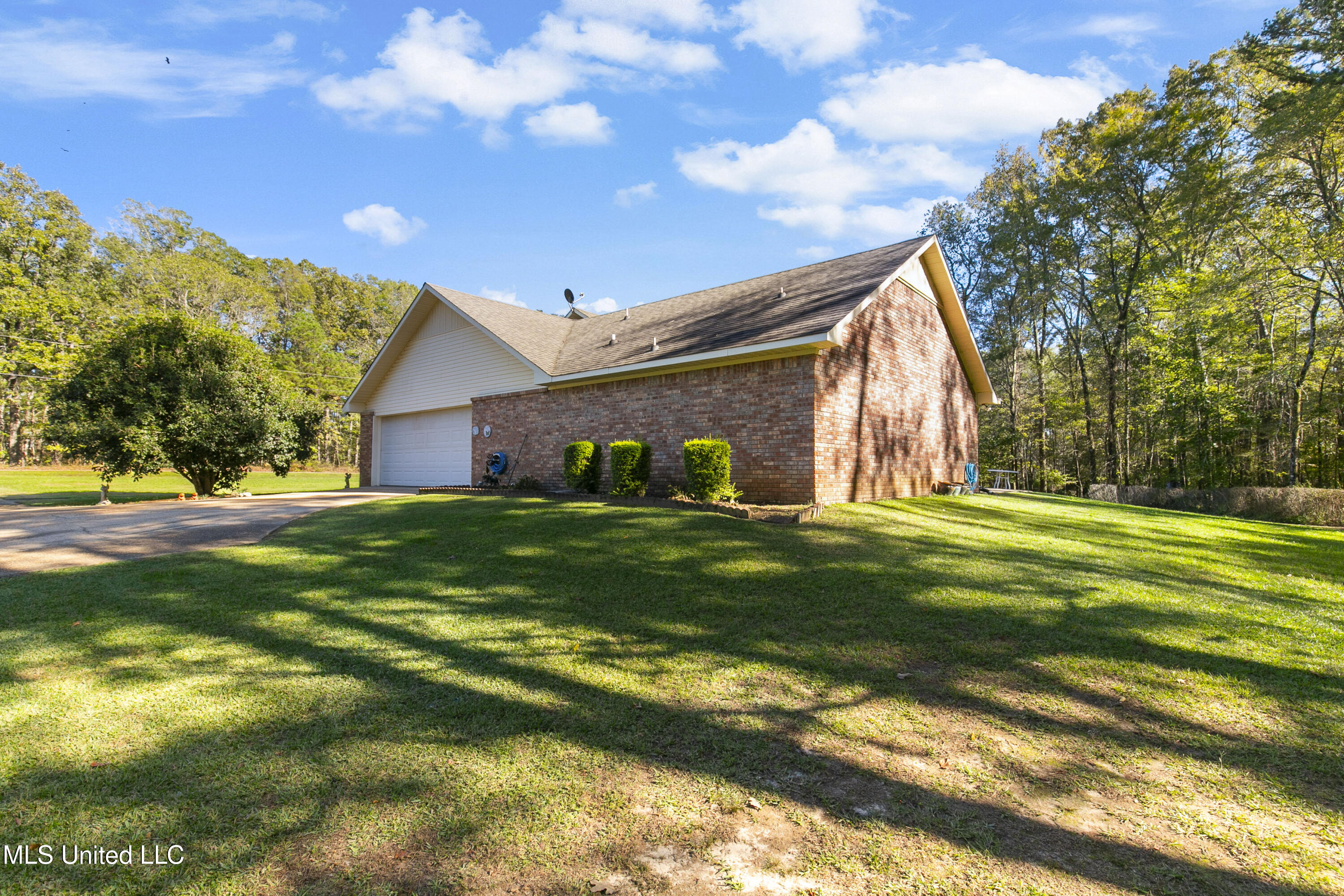 1908 Timber Lake Place, Byram, Mississippi image 45