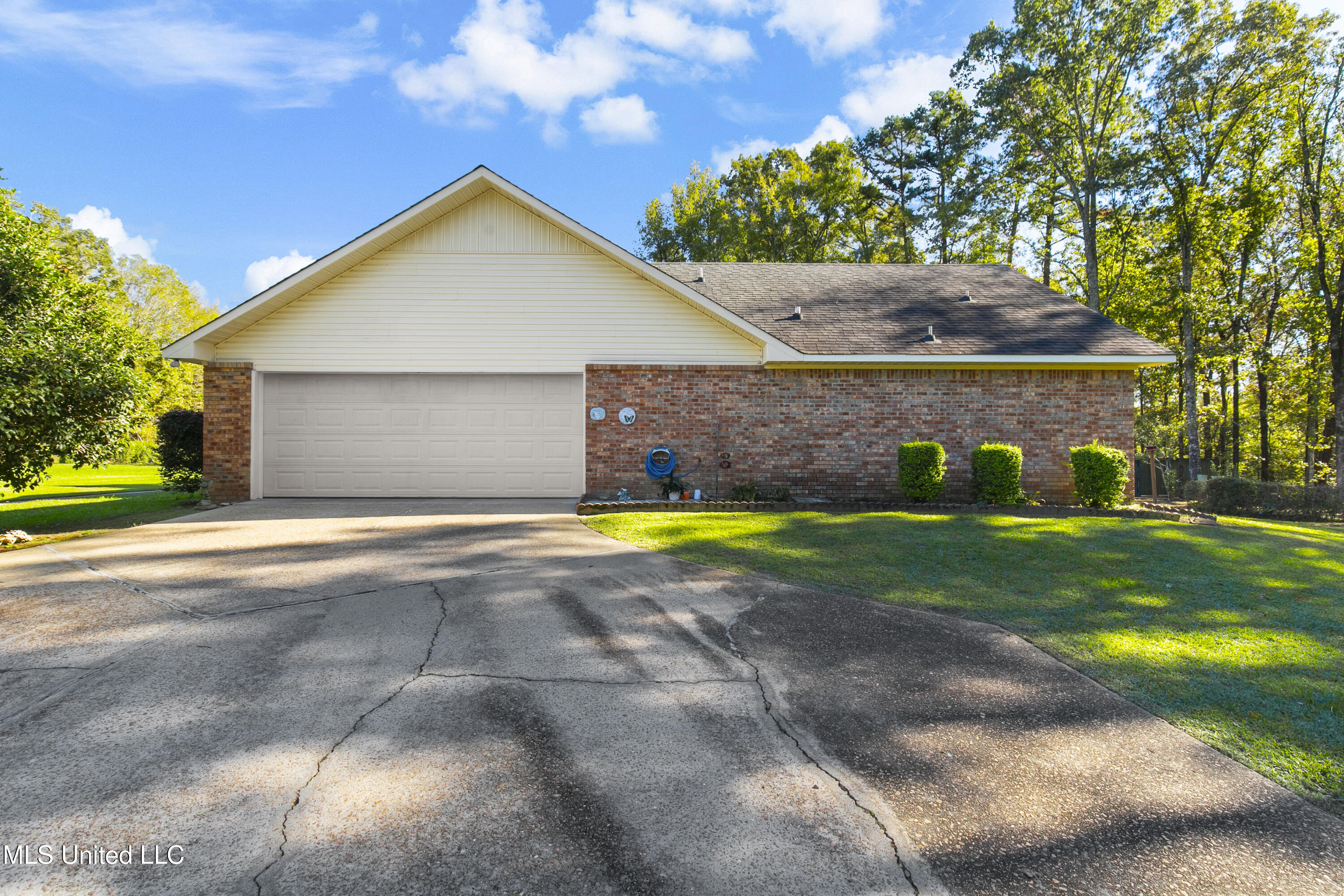 1908 Timber Lake Place, Byram, Mississippi image 44