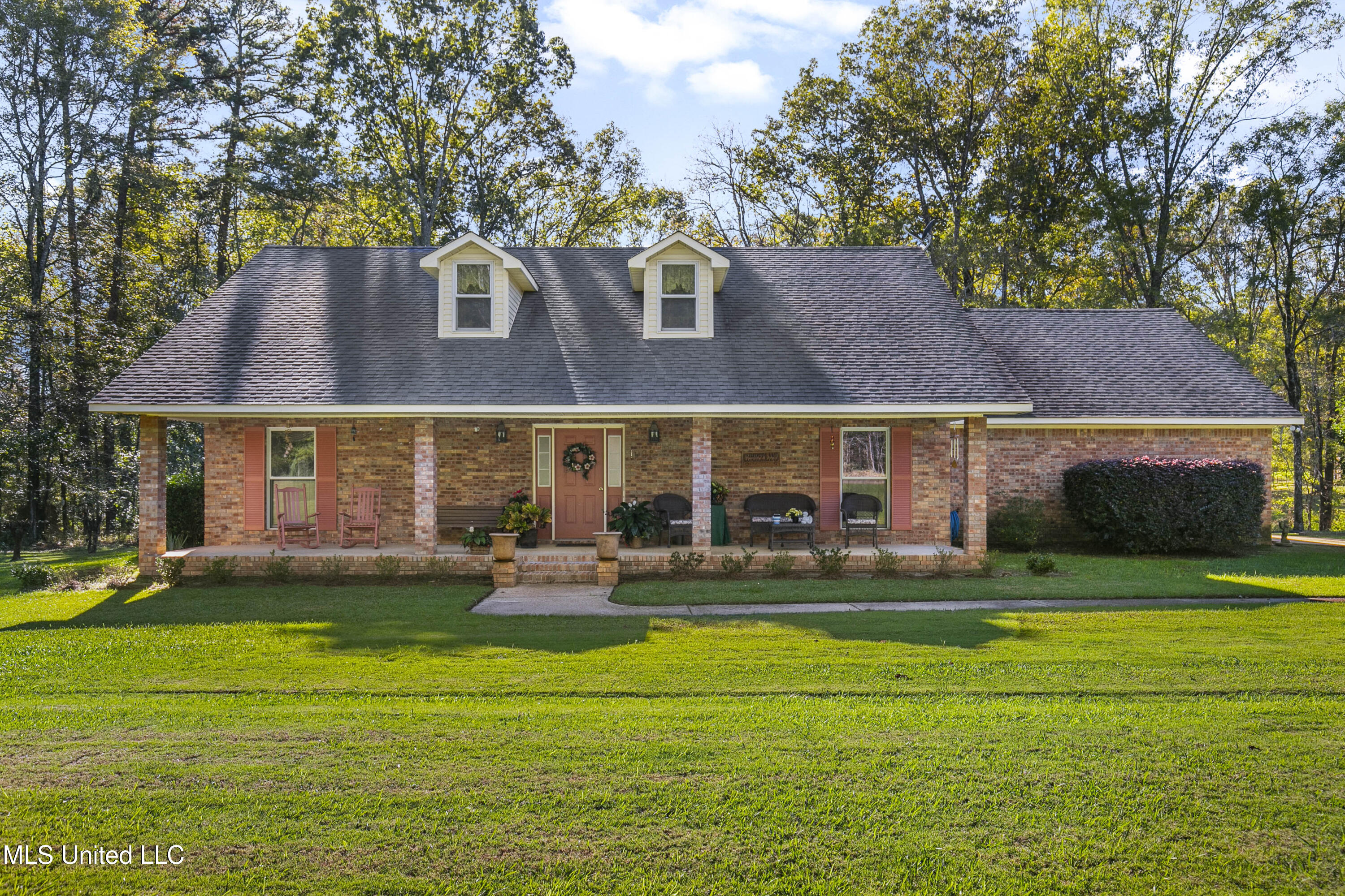 1908 Timber Lake Place, Byram, Mississippi image 1