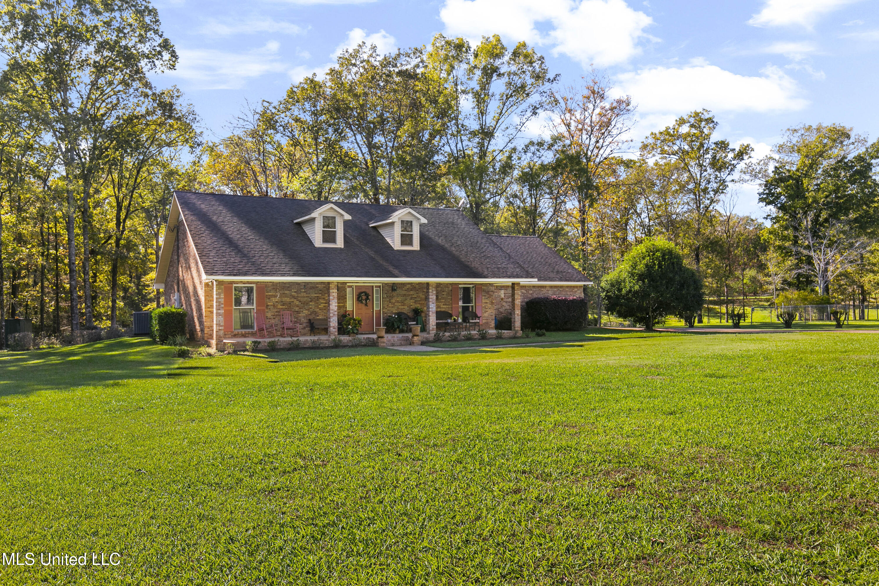 1908 Timber Lake Place, Byram, Mississippi image 2