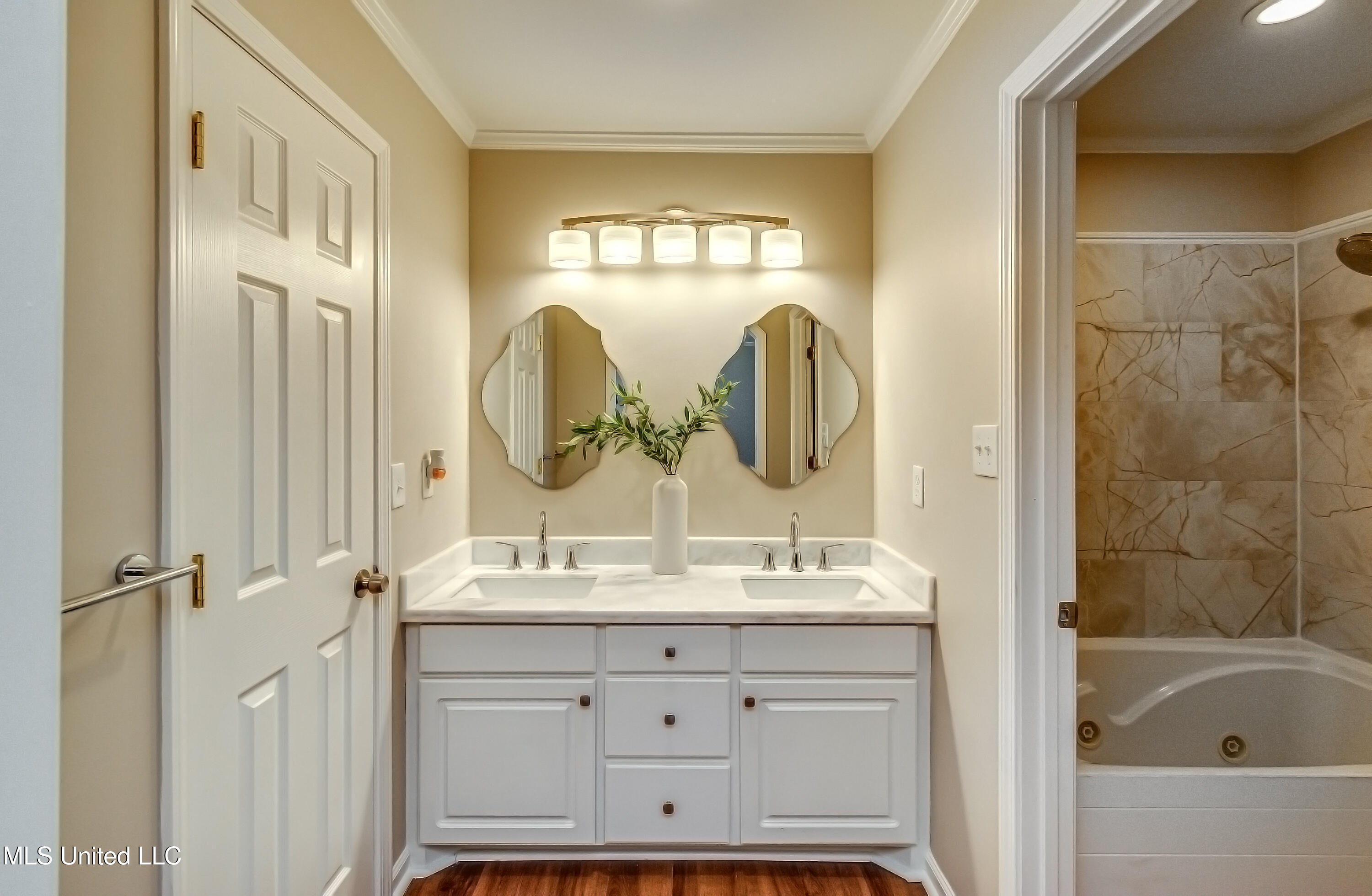 Jackson, Mississippi 39209, United States, 3 Bedrooms Bedrooms, ,2 BathroomsBathrooms,Residential,Active,87644