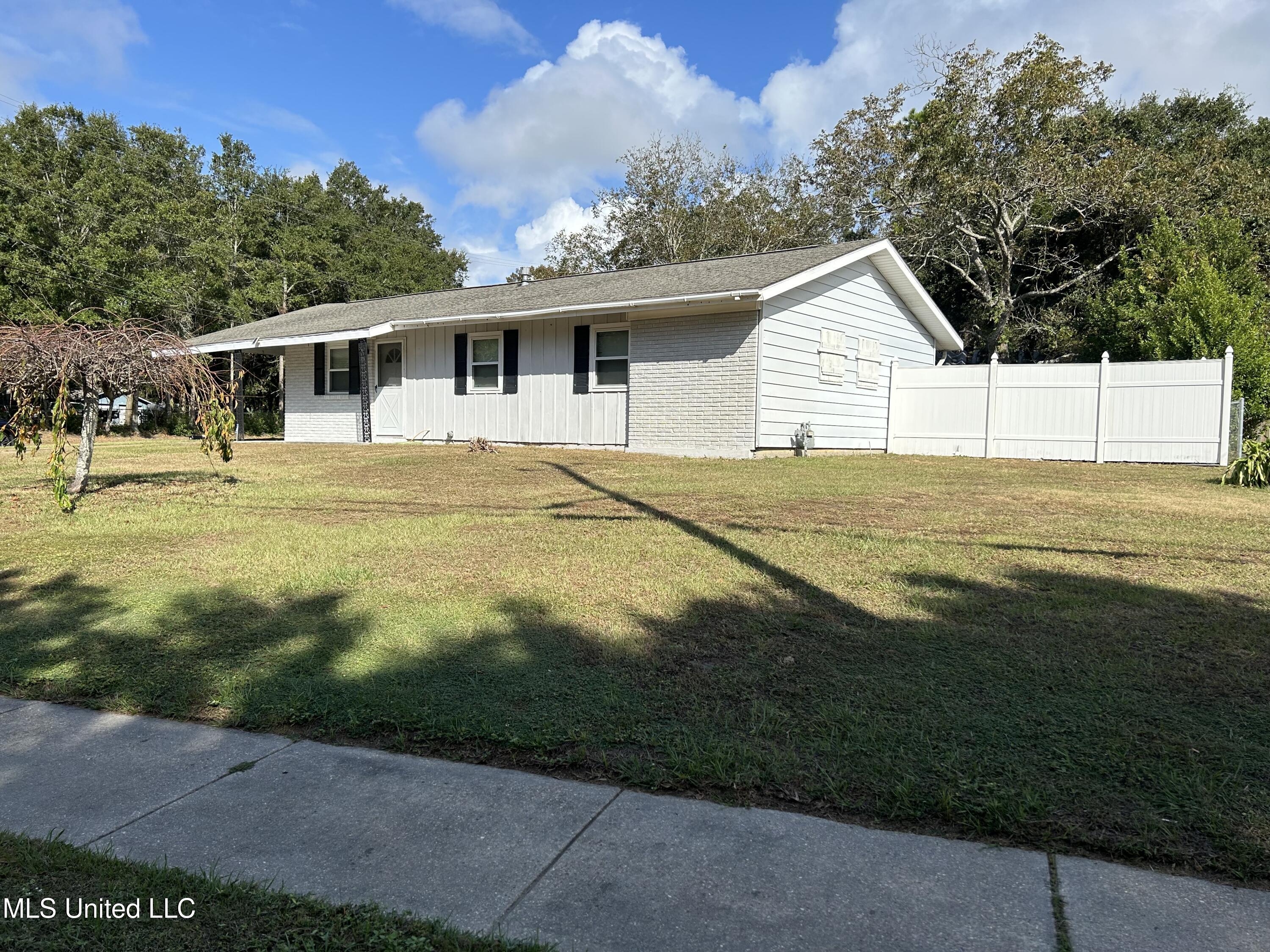 2138 Alice Drive, Biloxi, Mississippi image 4