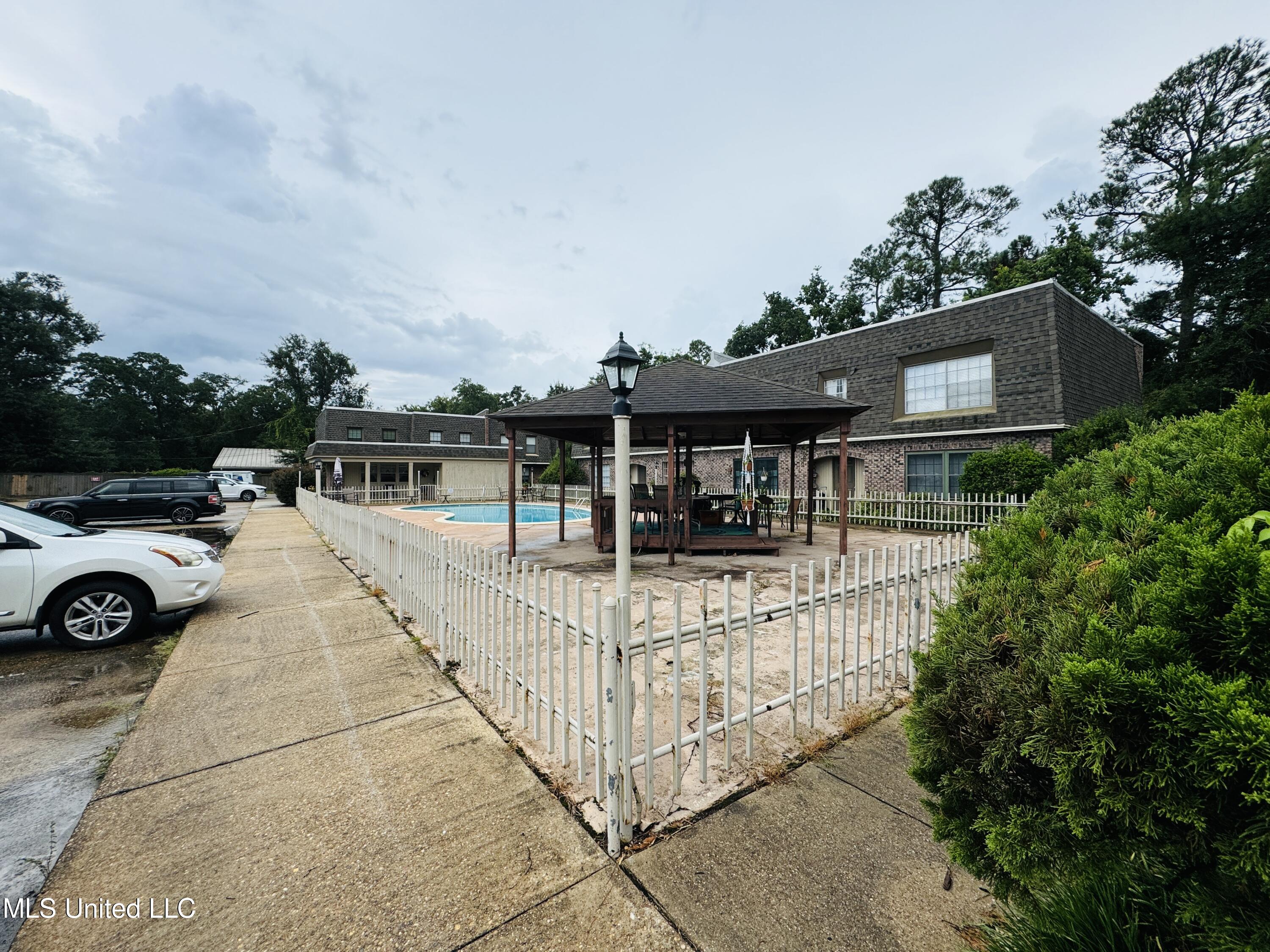 413 Kahler Street #19, Gulfport, Mississippi image 4