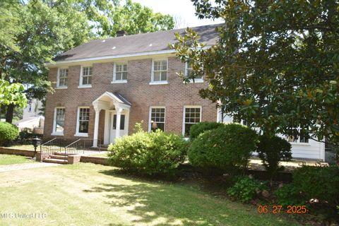 Homes For Sale - 1211 River Road<br/> Leflore County, Greenwood, MS 38930