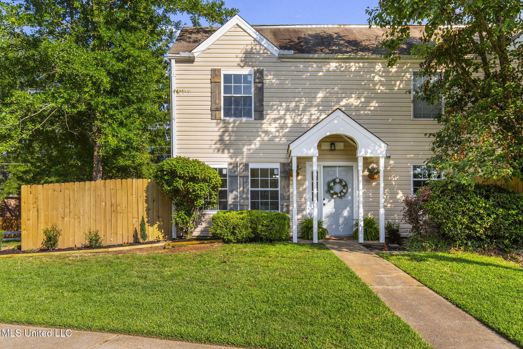 857 Harbor Bend Drive, Brandon, Mississippi image 2