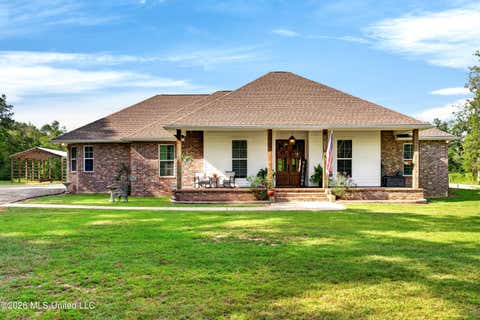 Homes For Sale - 40 Thompson Lane<br/> Carriere, MS 39426