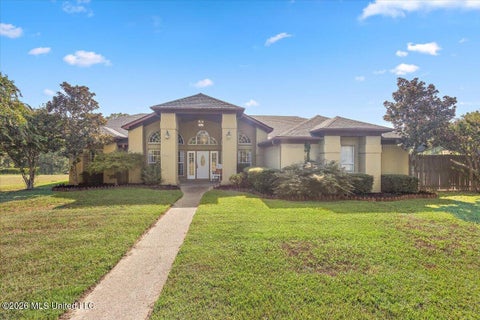 Homes For Sale - 14265 Harrison Drive<br/> Desoto County, Byhalia, MS 38611