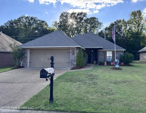 Homes For Sale - 958 Clubhouse Drive<br/> Pearl, MS 39208