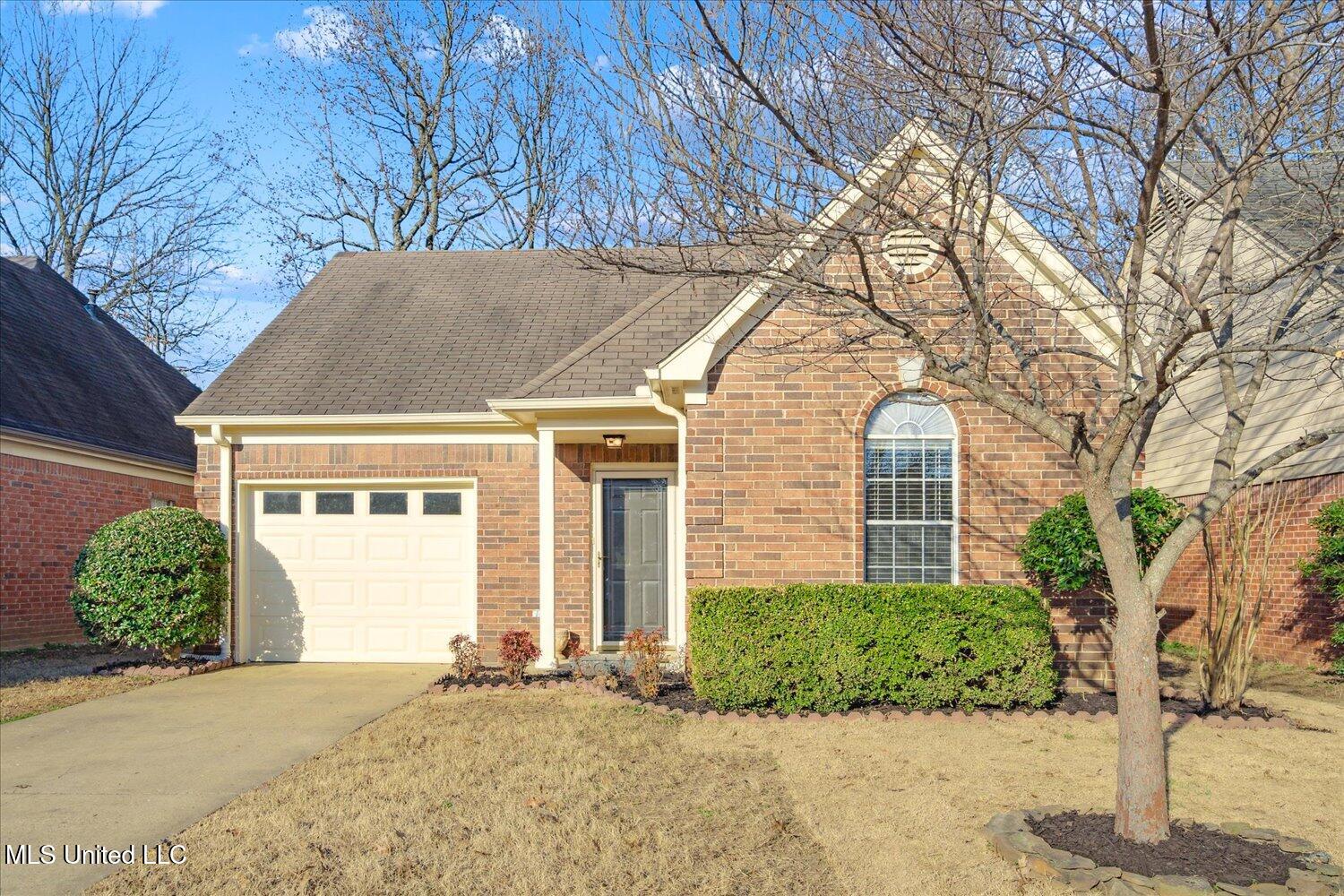 8373 Regal Bend Drive, Olive Branch, Mississippi image 2
