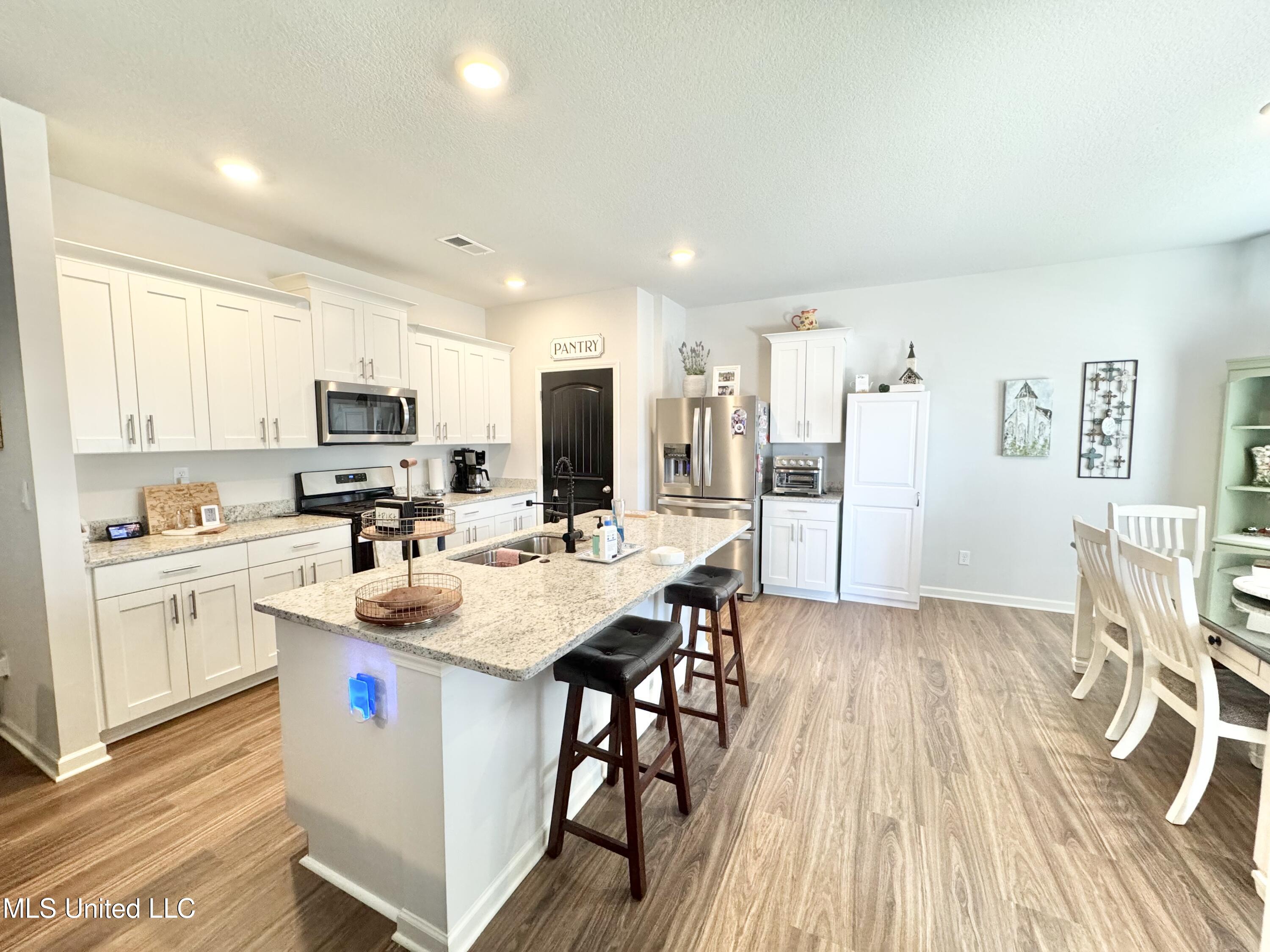 2347 Hyacinth Lane, Hernando, Mississippi image 9