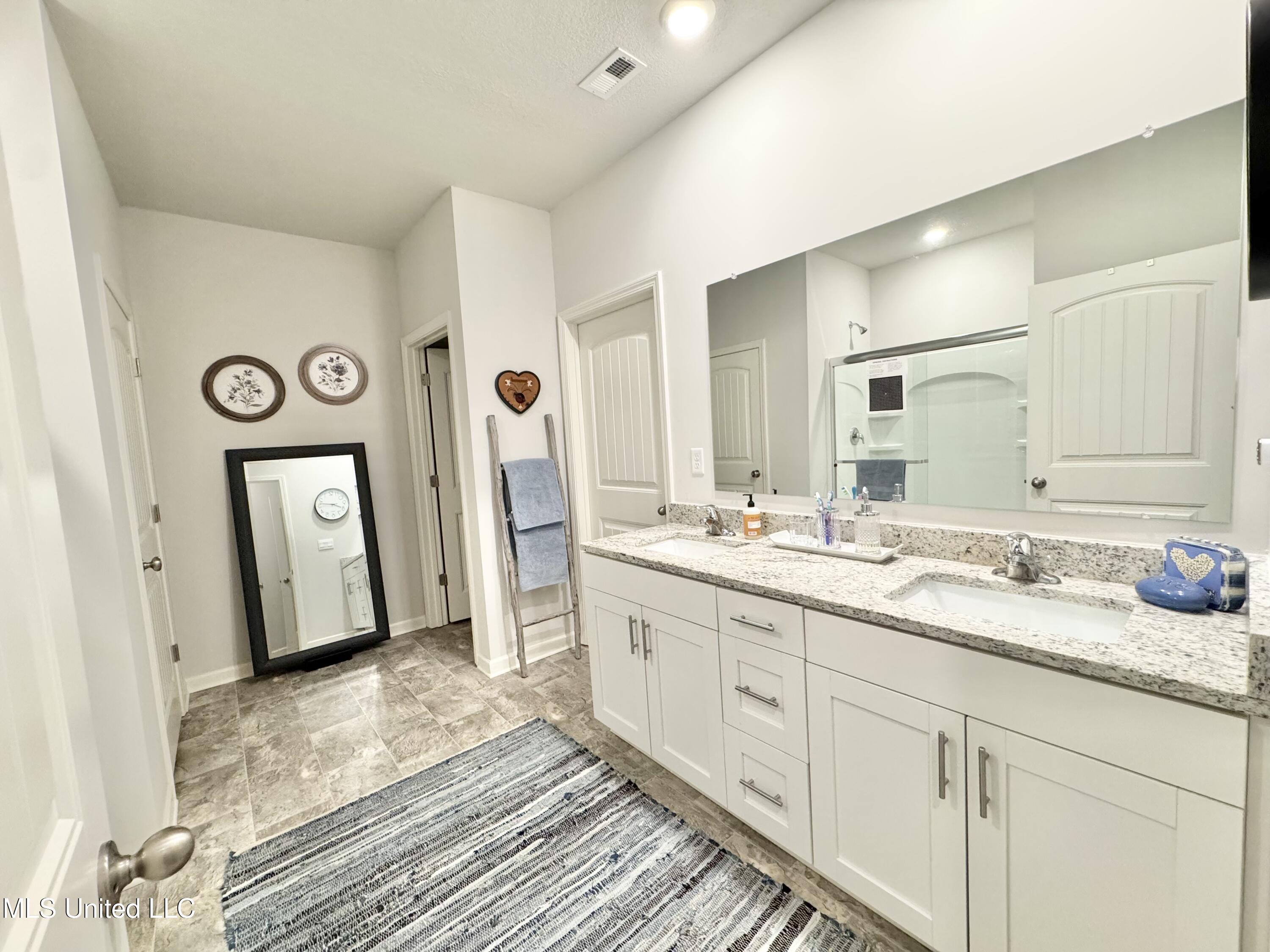2347 Hyacinth Lane, Hernando, Mississippi image 13