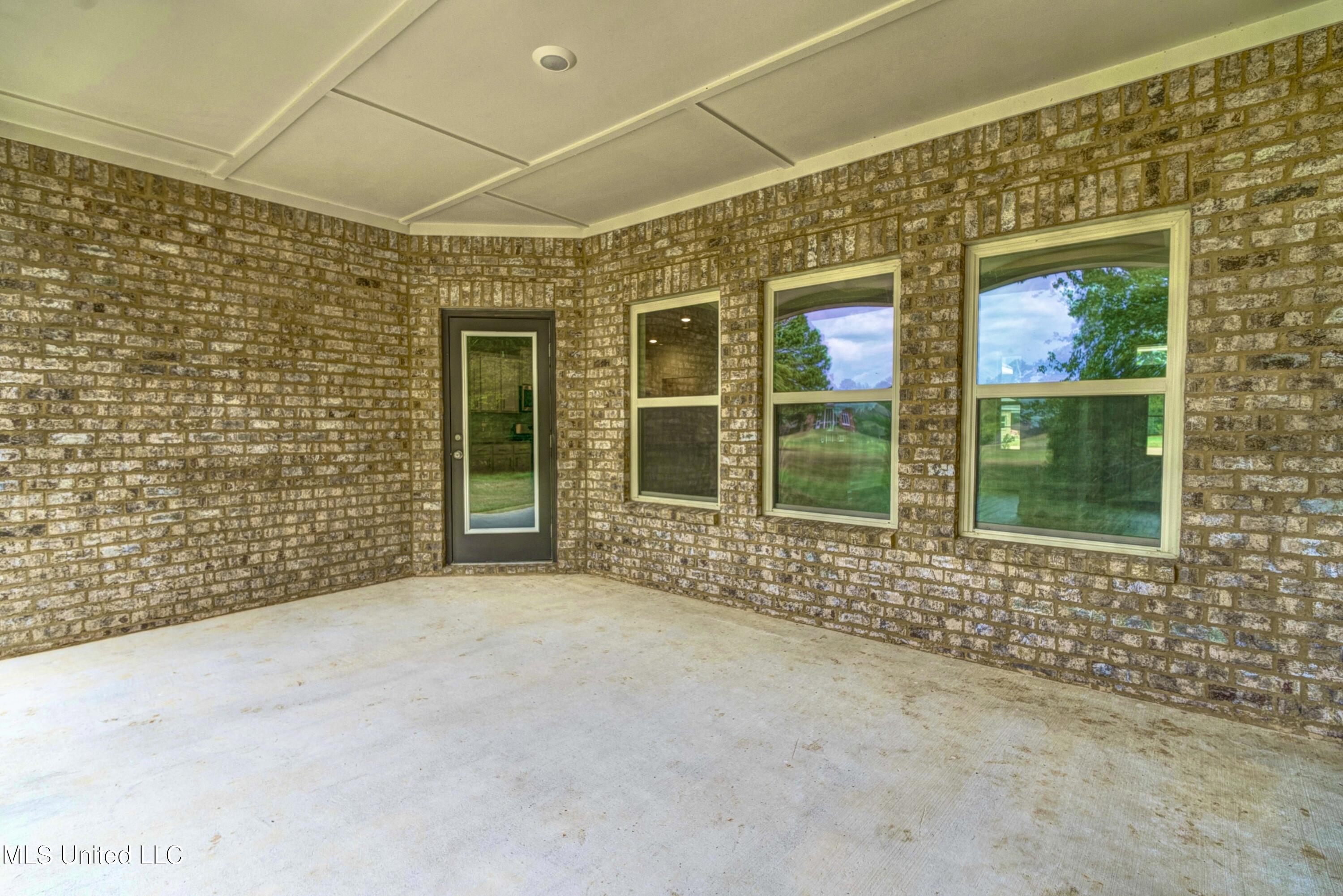 227 Deerfield Club Drive, Canton, Mississippi image 4