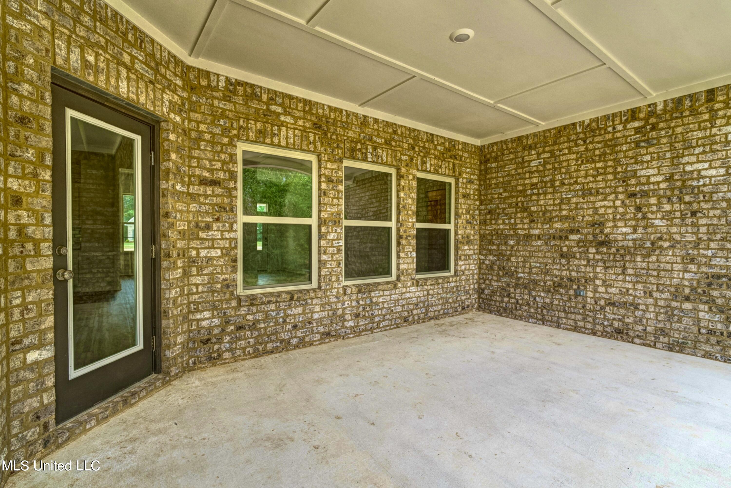 227 Deerfield Club Drive, Canton, Mississippi image 5