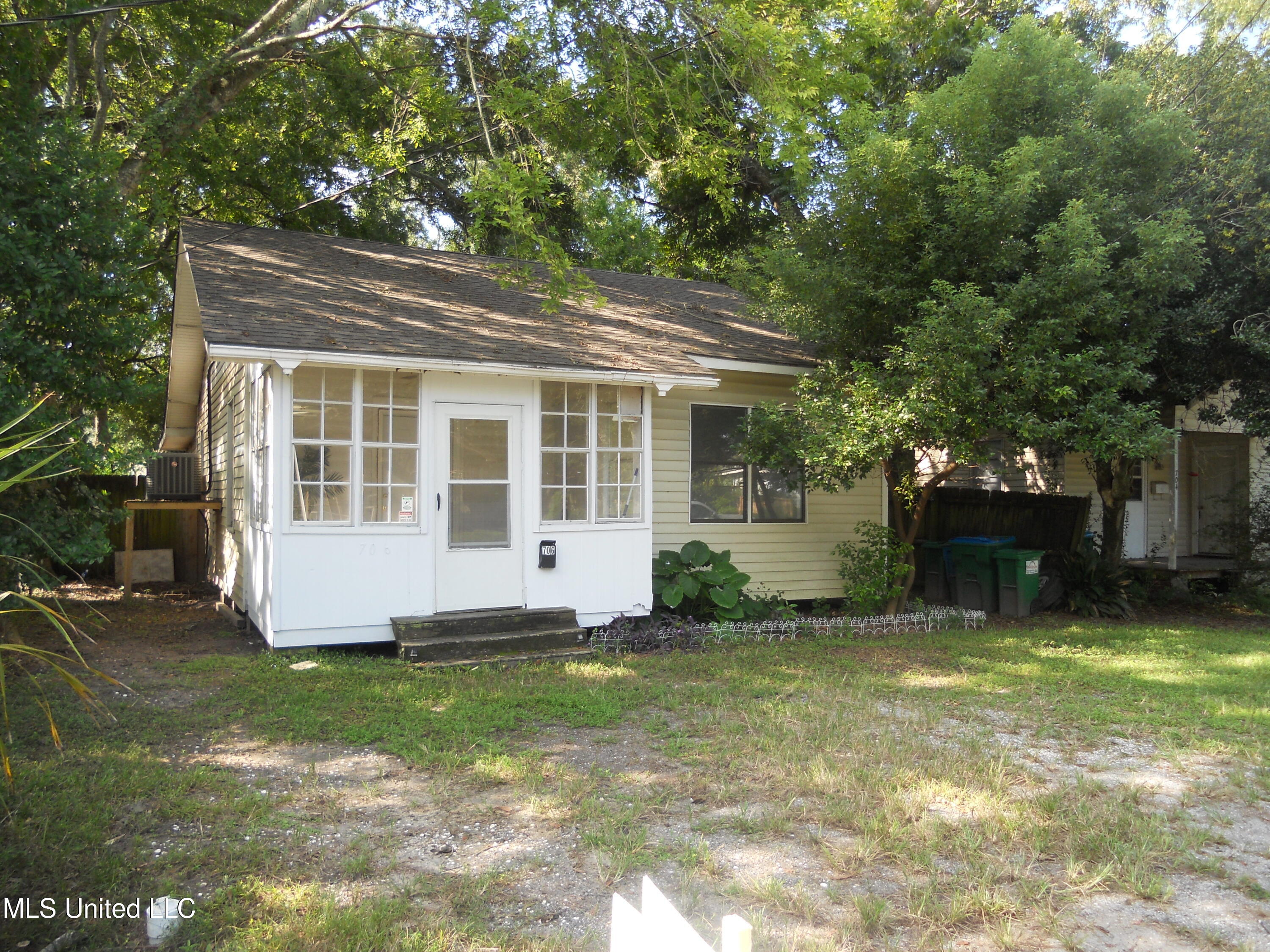 706 Mckinley Street, Pascagoula, Mississippi image 1