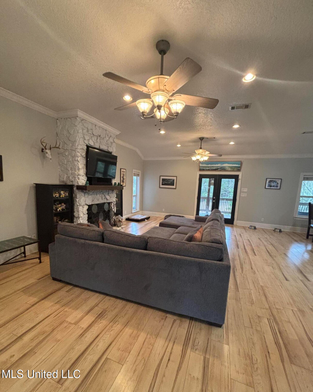 3135 Old Shell Landing Road, Ocean Springs, Mississippi image 2