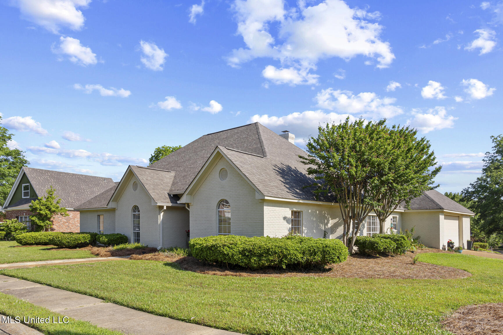 115 Fieldcrest Drive, Madison, Mississippi image 2