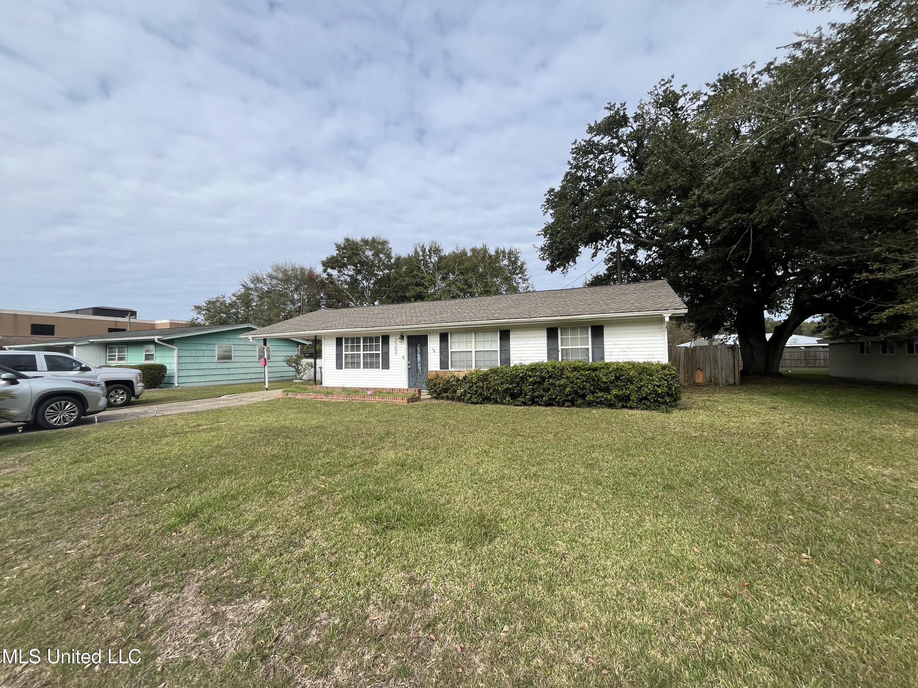 2203 Kingsberry Avenue, Pascagoula, Mississippi image 32