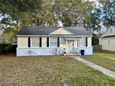 Homes For Sale - 510 Lakeview Avenue<br/> Pike County, McComb, MS 39648