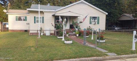 Homes For Sale - 315 N 19th Avenue<br/> Forrest County, Hattiesburg, MS 39401