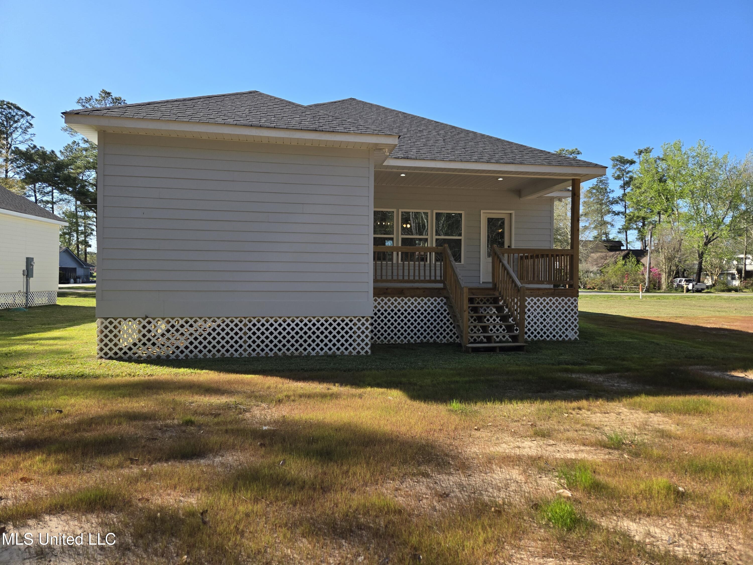 1713 E Lakeshore Drive, Carriere, Mississippi image 18