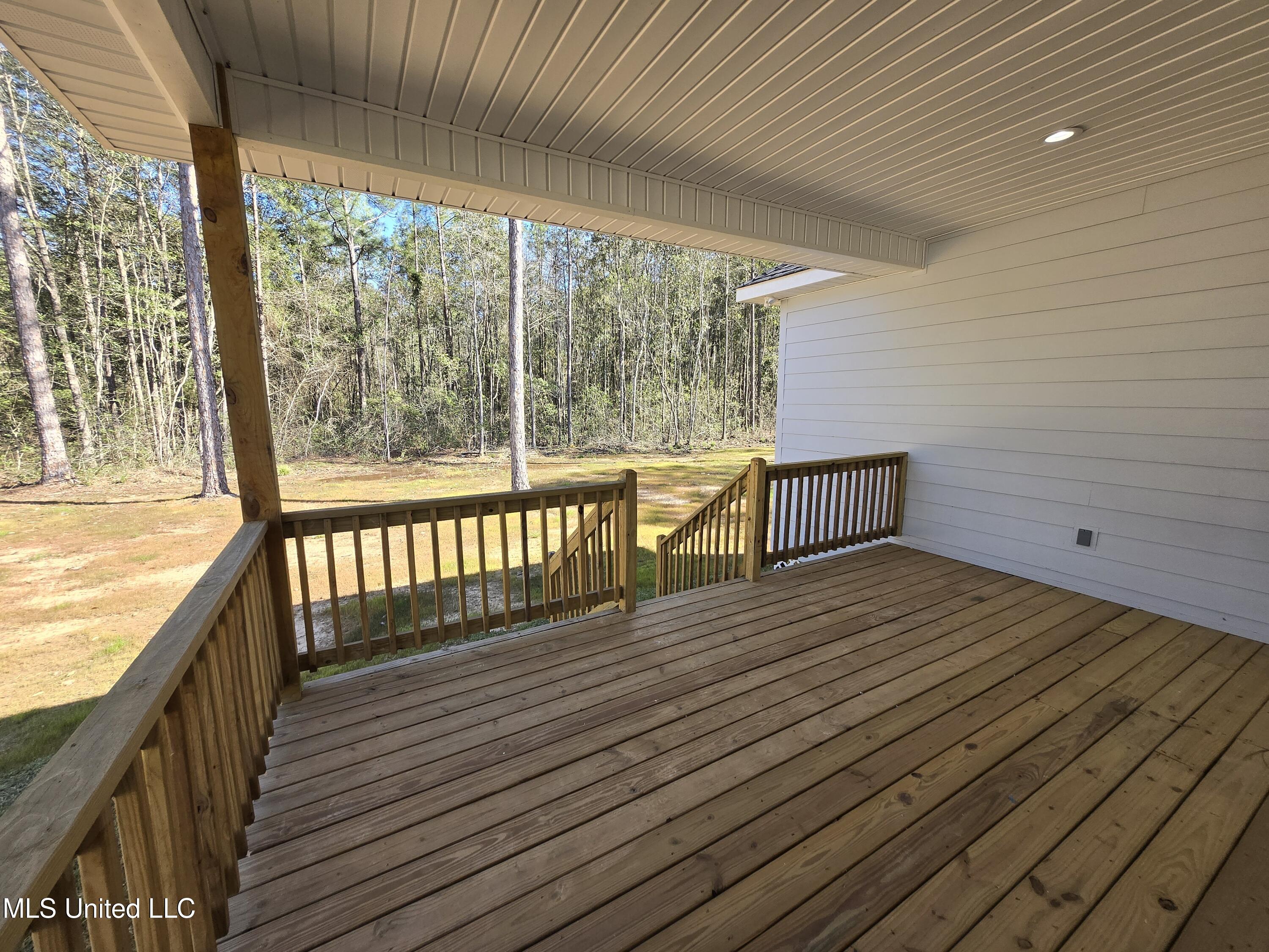 1713 E Lakeshore Drive, Carriere, Mississippi image 17