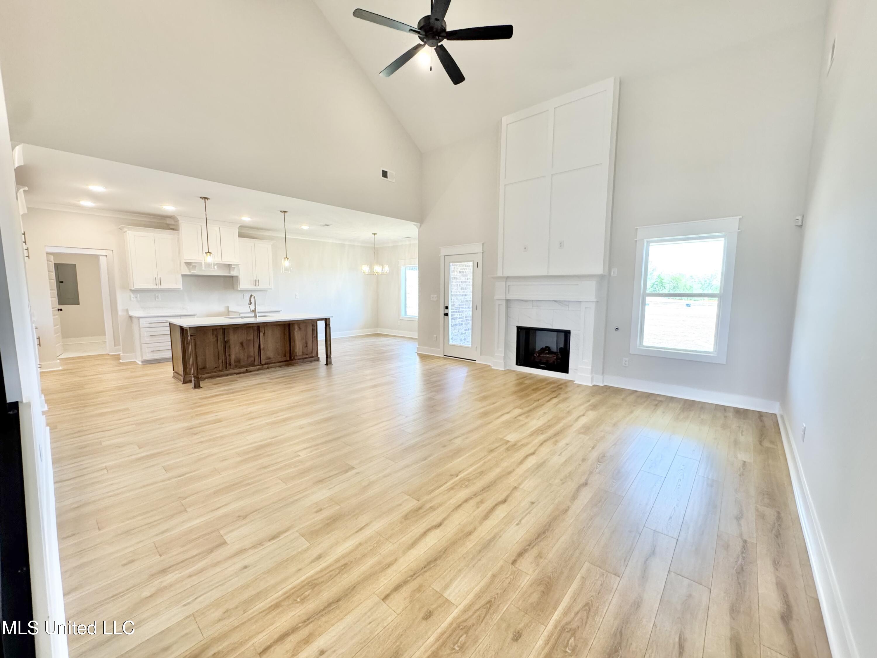 1772 Bakersfield Way Way, Nesbit, Mississippi image 7