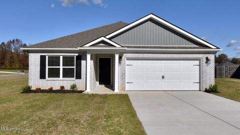 Homes For Sale - 60 S Thorn Tree Street<br/> Marshall County, Byhalia, MS 38611