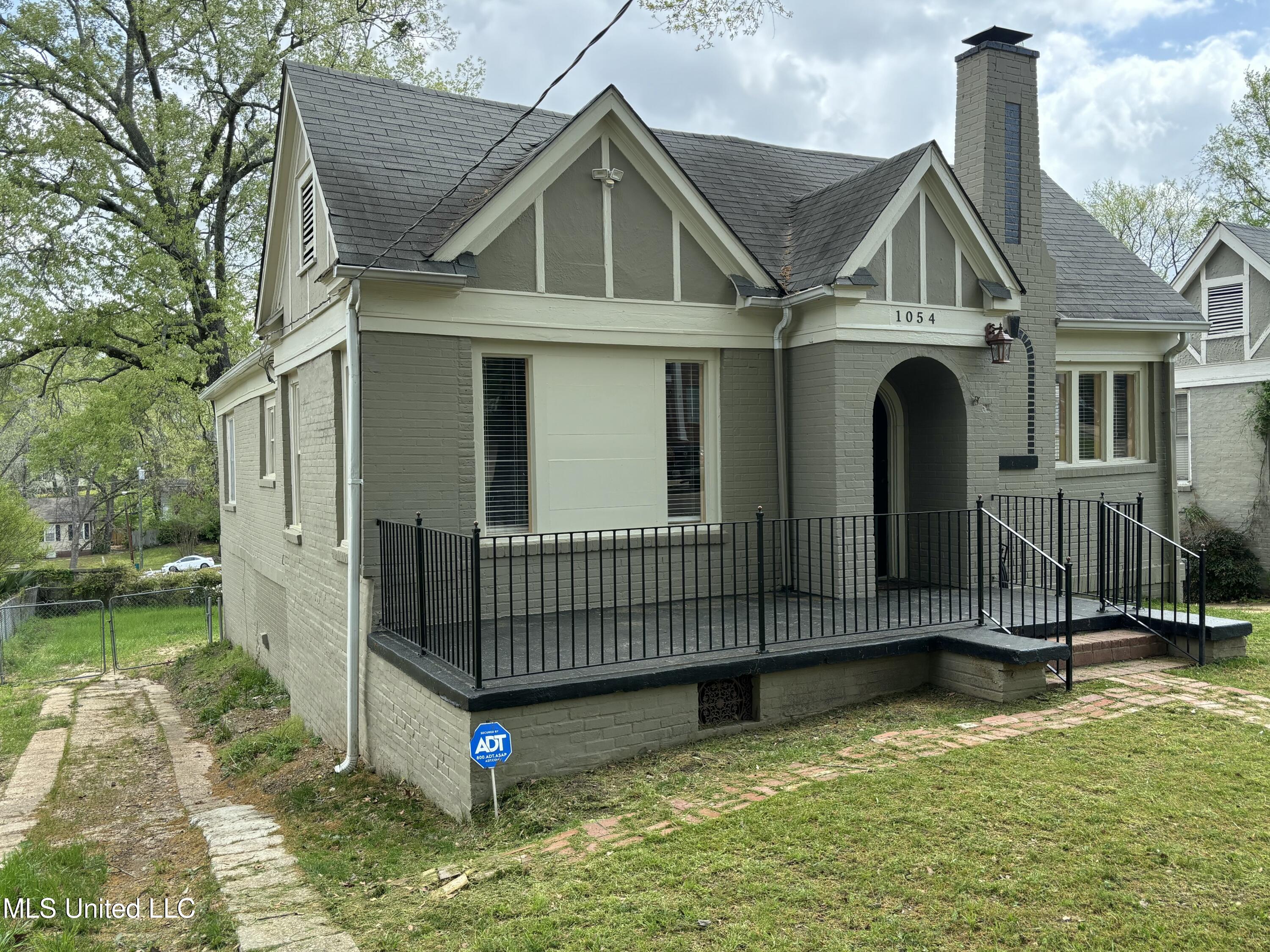 1054 Madison Street, Jackson, Mississippi image 2