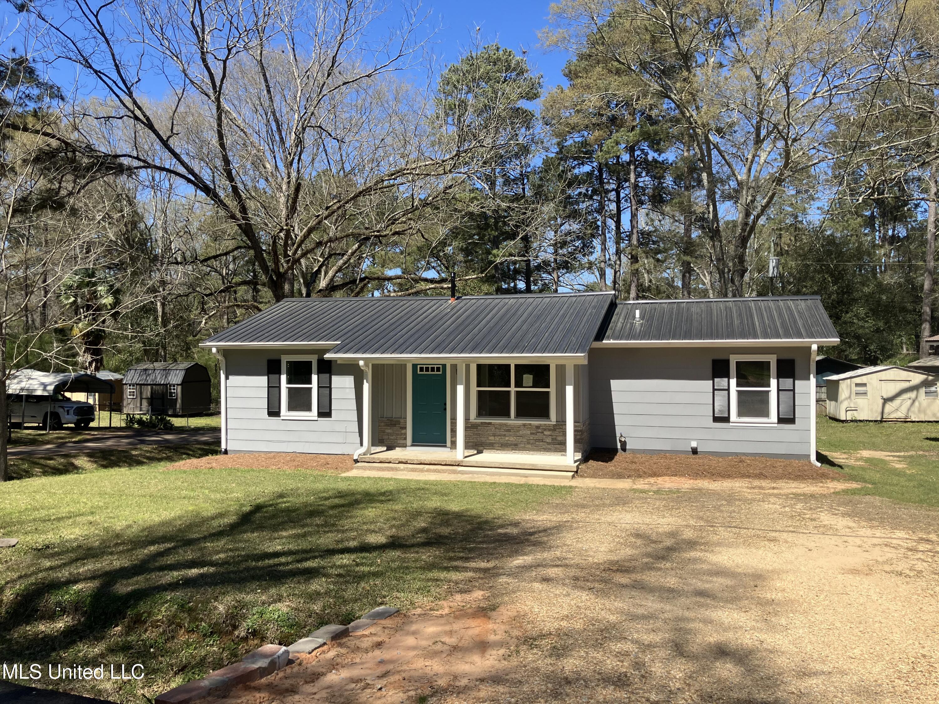 609 NW Cherry Street, Magee, Mississippi image 1