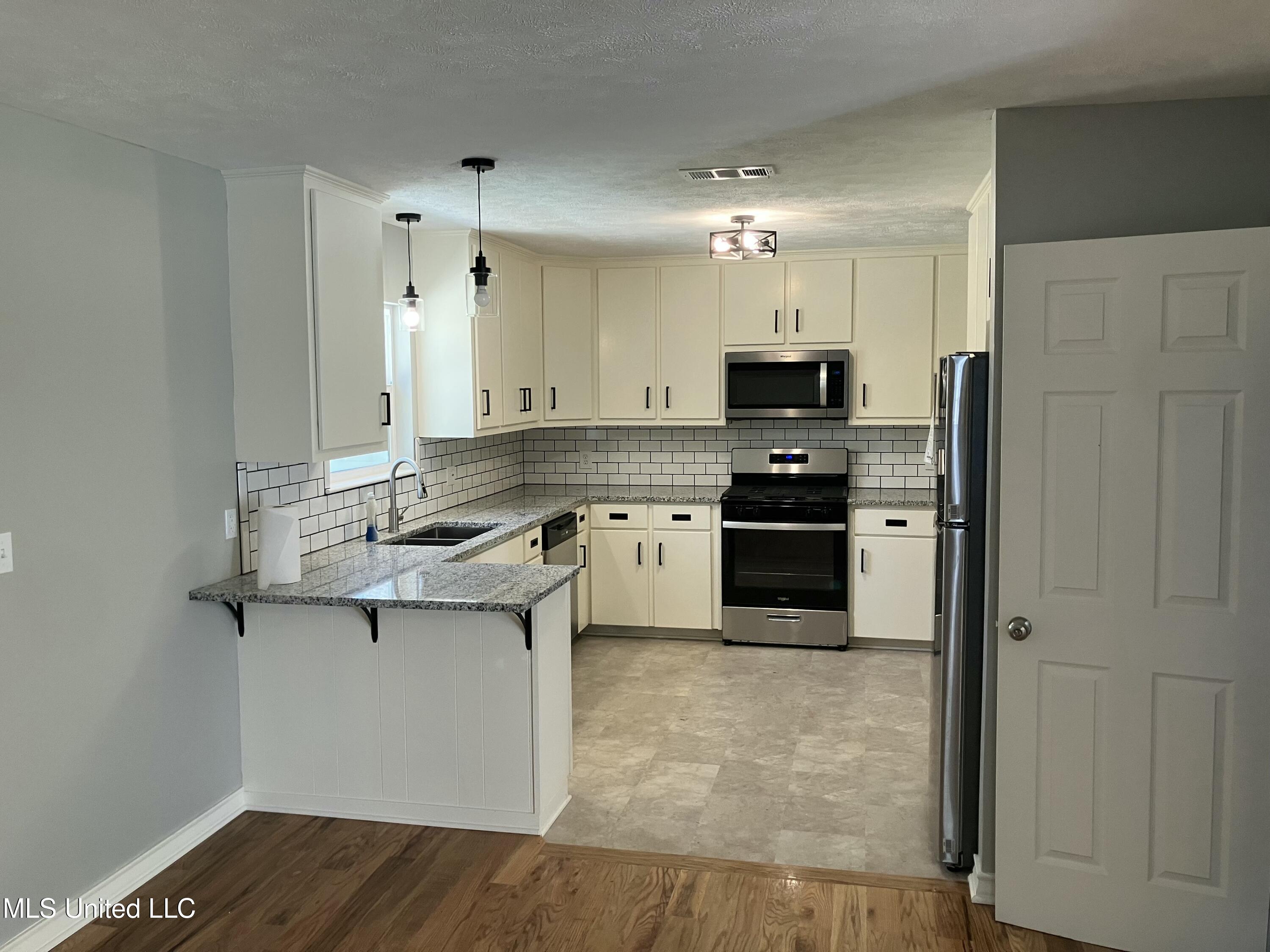 609 NW Cherry Street, Magee, Mississippi image 2