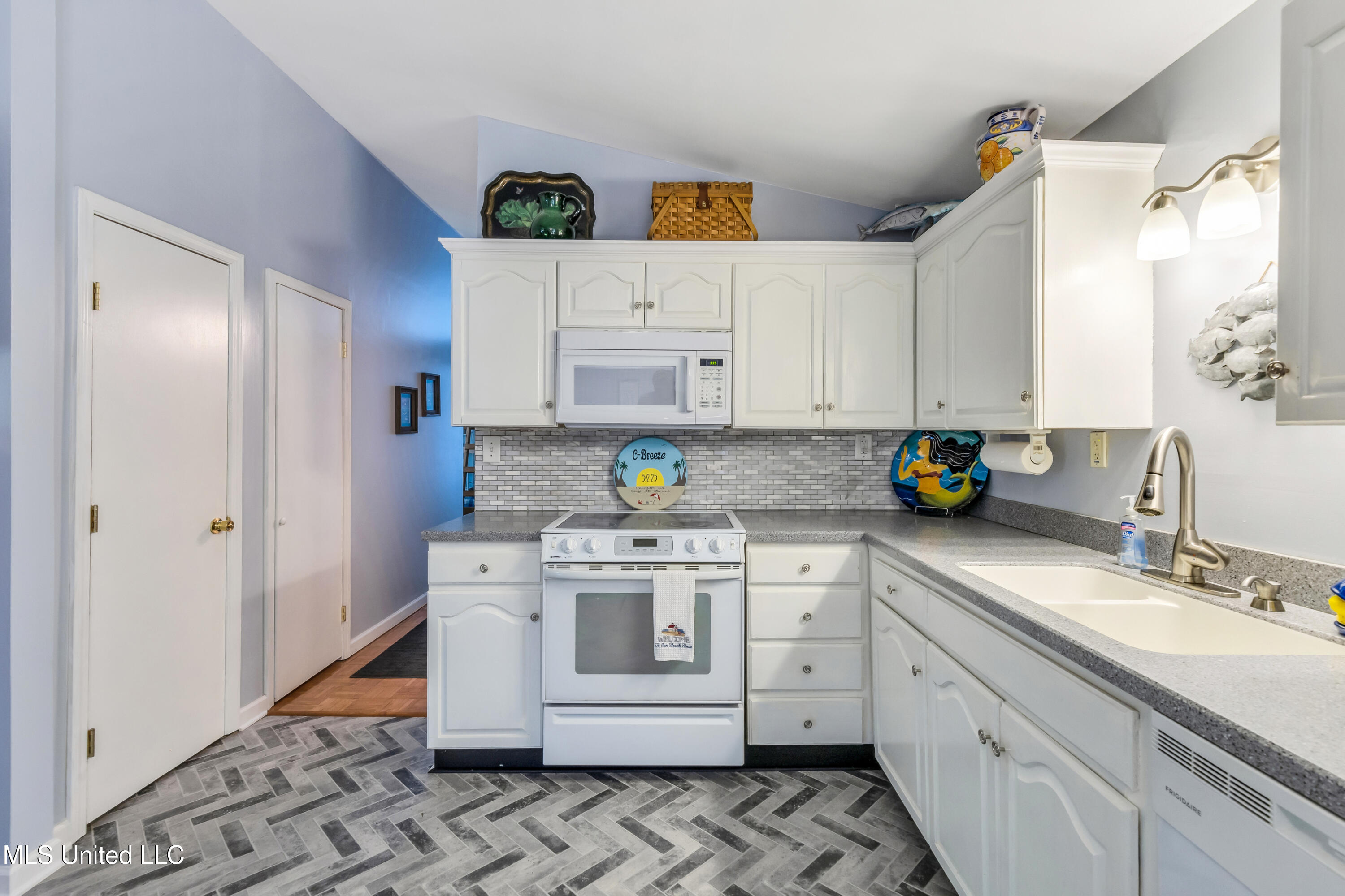 5225 Pointset Avenue, Bay Saint Louis, Mississippi image 24