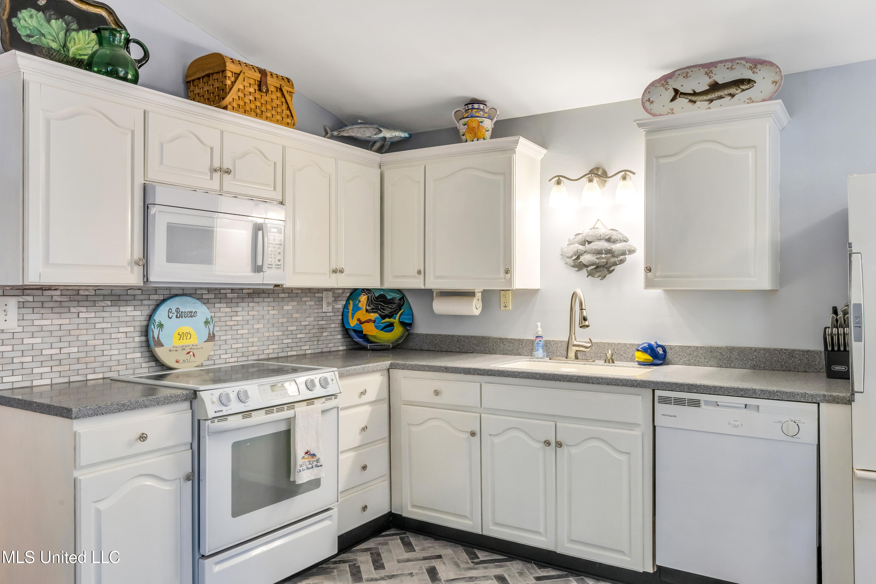 5225 Pointset Avenue, Bay Saint Louis, Mississippi image 21
