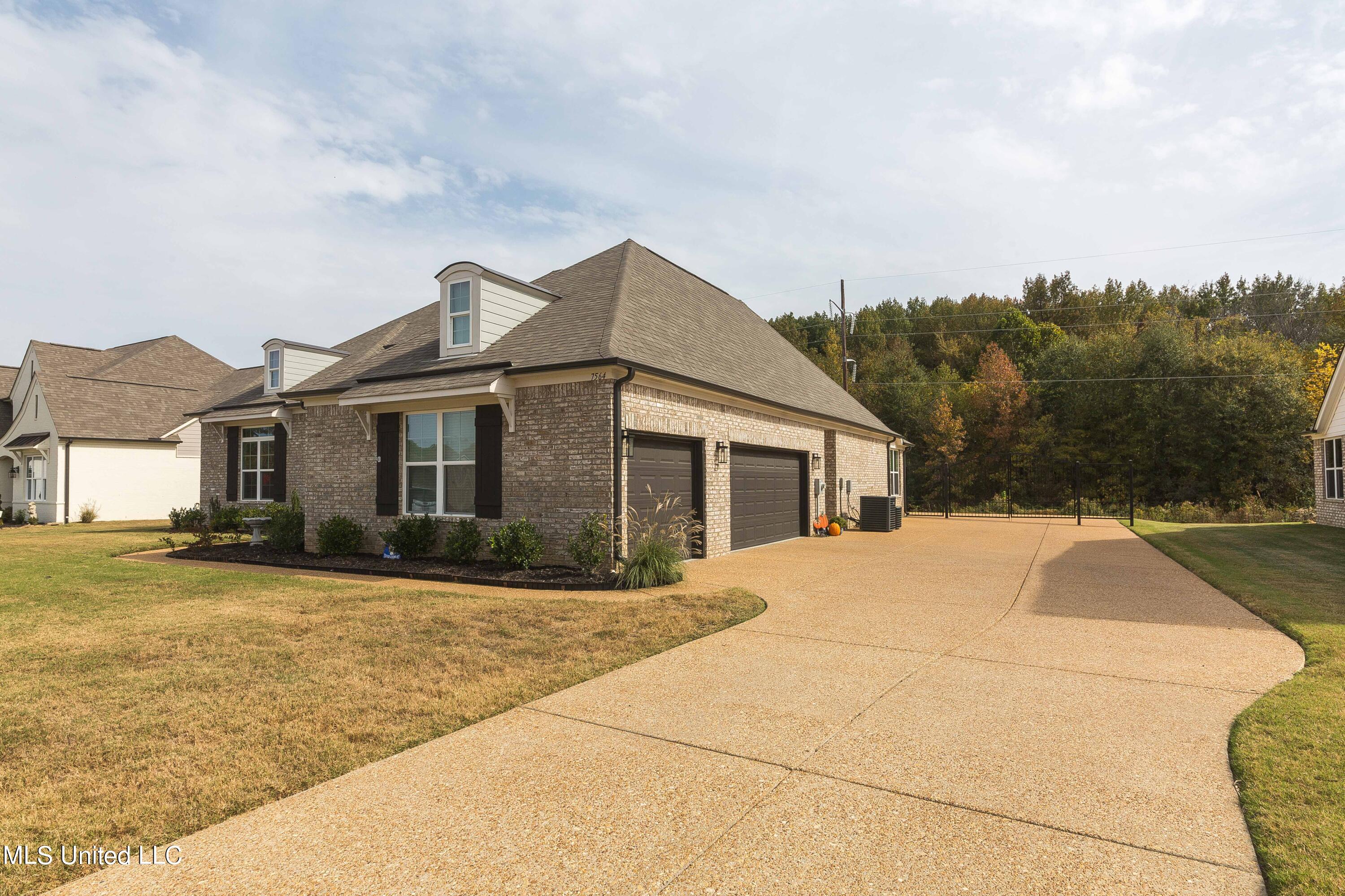 7564 Willowdale Drive, Olive Branch, Mississippi image 2