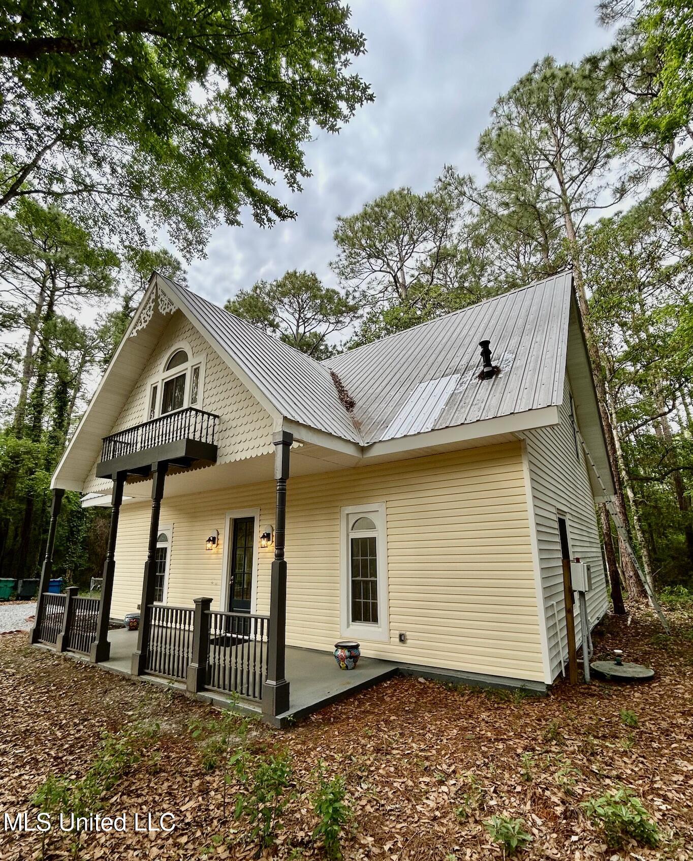 1024 Walnut Street, Ocean Springs, Mississippi image 5