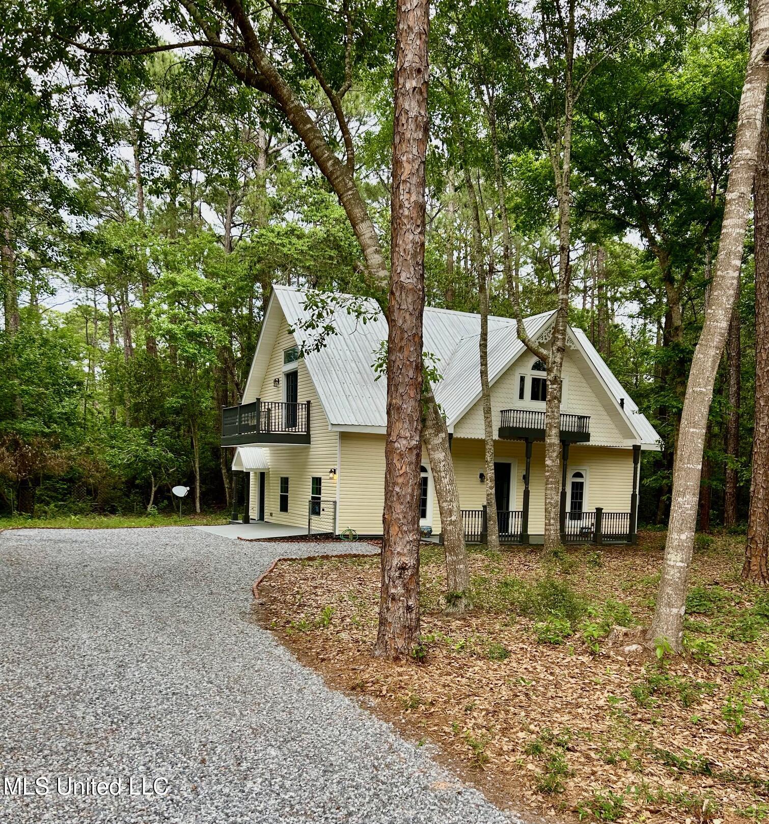 1024 Walnut Street, Ocean Springs, Mississippi image 1