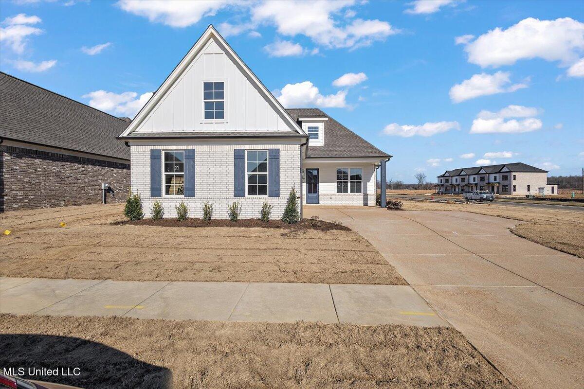 726 Coahoma Court, Nesbit, Mississippi image 1