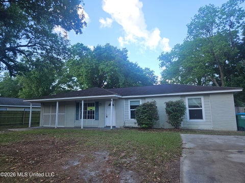 Homes For Sale - 1403 Commanche Street<br/> Pascagoula, MS 39581